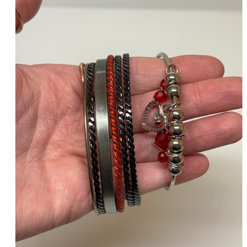 7pc Mixed Metal Bangle Bracelet Set Red Black Silver Heart Charms